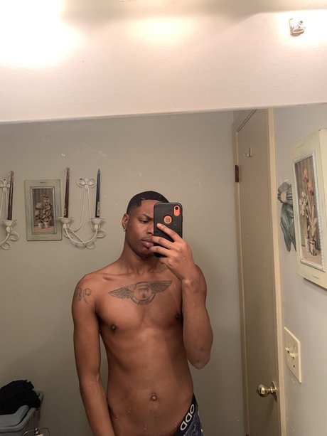 Photo nue de fuite OnlyFans de Vontez Ester