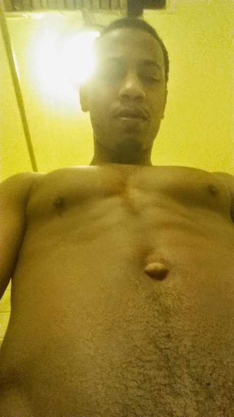 Photo nue de fuite OnlyFans de Tone Bone