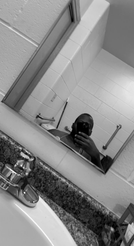 Photo nue de fuite OnlyFans de Daddy Zacc Xxx