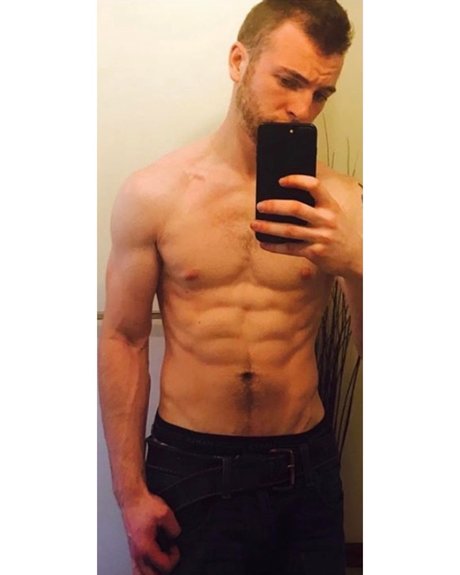 Photo nue de fuite OnlyFans de Zackthrowingback
