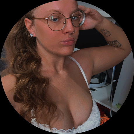 Photo nue de fuite OnlyFans de Tamzinlee   Top 89