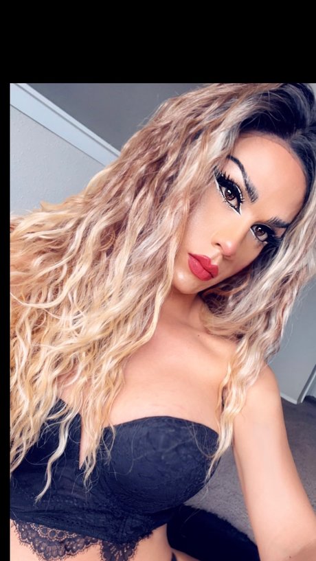 Photo nue de fuite OnlyFans de Tsbarbiehuge