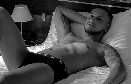 Photo nue de fuite OnlyFans de Truerikrdo