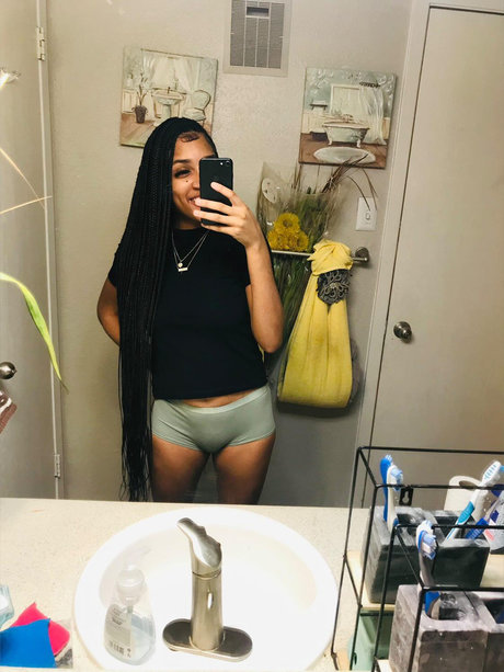 Photo nue de fuite OnlyFans de Tyblood