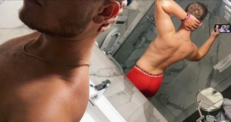 Photo nue de fuite OnlyFans de Trent Dixon