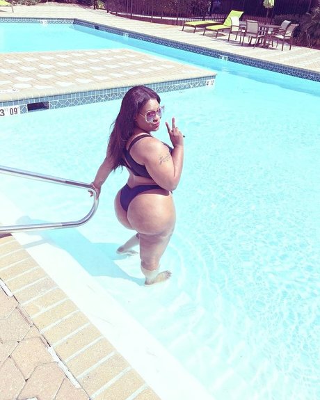 Photo nue de fuite OnlyFans de Zoethickkkk