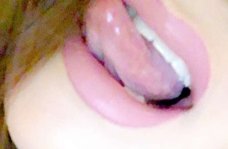 Photo nue de fuite OnlyFans de Trs