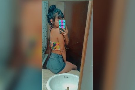 Photo nue de fuite OnlyFans de More
