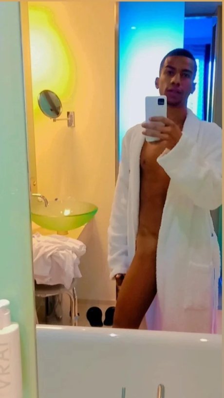 Photo nue de fuite OnlyFans de Mineiroviajant