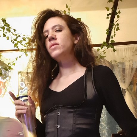 Photo nue de fuite OnlyFans de Irene Adler 