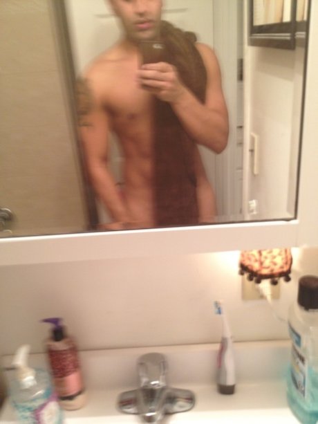 Photo nue de fuite OnlyFans de Malik Khan