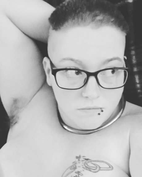 Photo nue de fuite OnlyFans de Bratasaurus