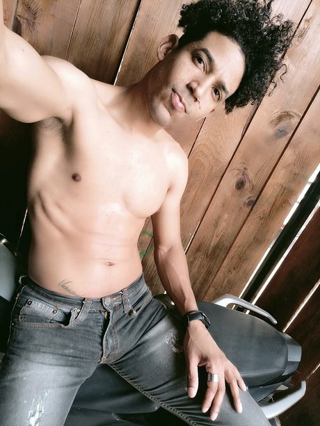 Photo nue de fuite OnlyFans de Amoremorenito