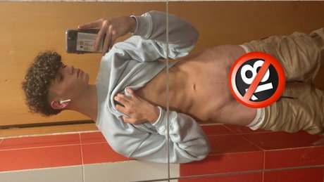 Photo nue de fuite OnlyFans de Ivanrodriguez2003
