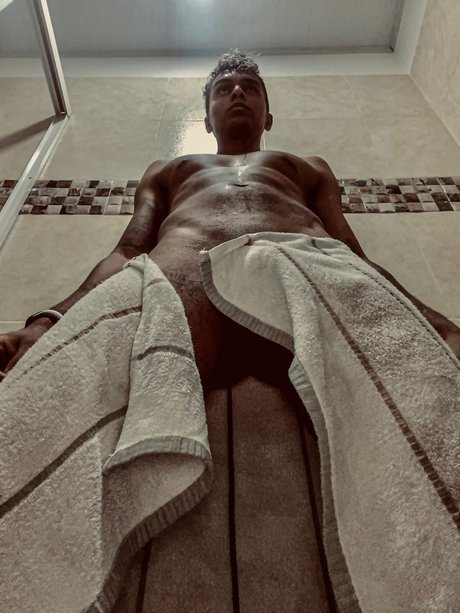 Photo nue de fuite OnlyFans de Mauricio Grueso