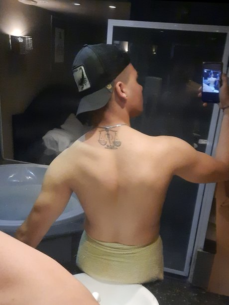 Photo nue de fuite OnlyFans de Irondickjr