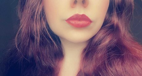 Photo nue de fuite OnlyFans de Red And Curvy