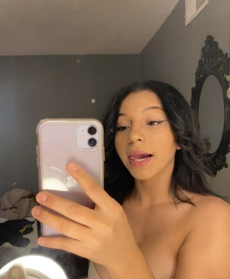 Photo nue de fuite OnlyFans de Remy