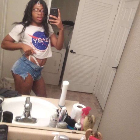 Photo nue de fuite OnlyFans de Tharedstalllion22