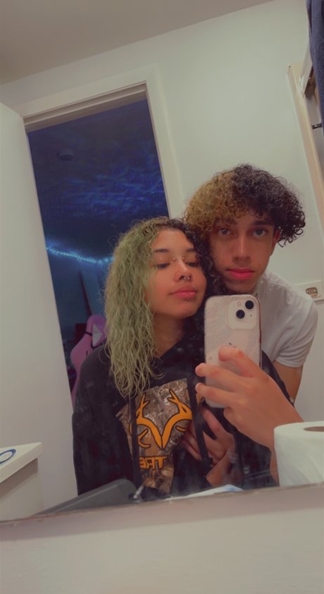 Photo nue de fuite OnlyFans de Xavi And Bri