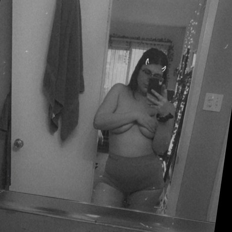 Photo nue de fuite OnlyFans de Elizabeth