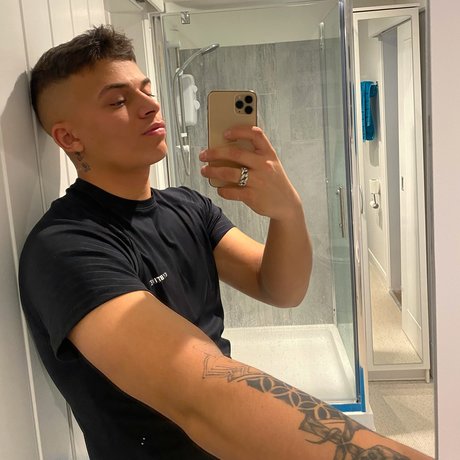 Photo nue de fuite OnlyFans de Ross
