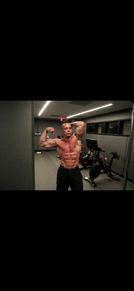Photo nue de fuite OnlyFans de Fernando Theking