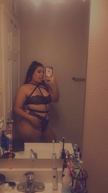 Photo nue de fuite OnlyFans de Renaa