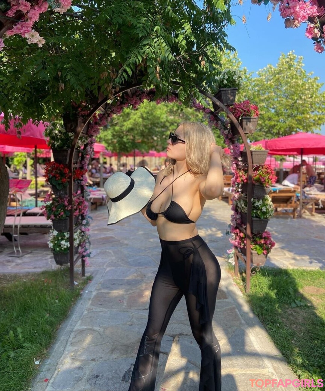 Photo nue de fuite OnlyFans de Athena Cosplay #160 Photo nue de fuite OnlyFans de Athena Cosplay #160