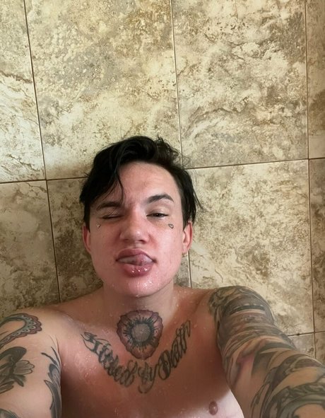 Photo nue de fuite OnlyFans de Nikkihearts