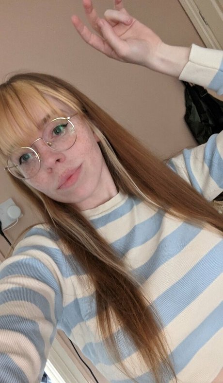 Photo nue de fuite OnlyFans de Bat Maisie