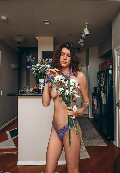 Photo nue de fuite OnlyFans de Taratea