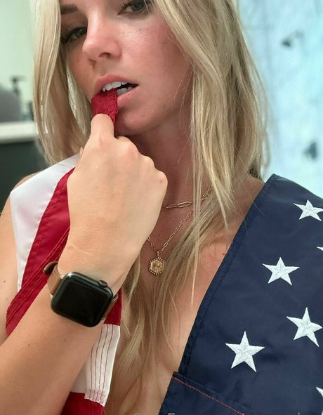 Photo nue de fuite OnlyFans de Ezrapaige