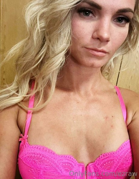 Photo nue de fuite OnlyFans de Ezrapaige