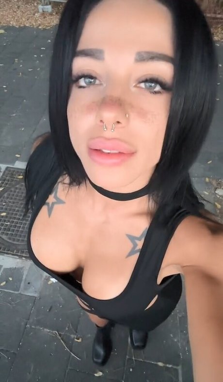 Photo nue de fuite OnlyFans de Imviolet