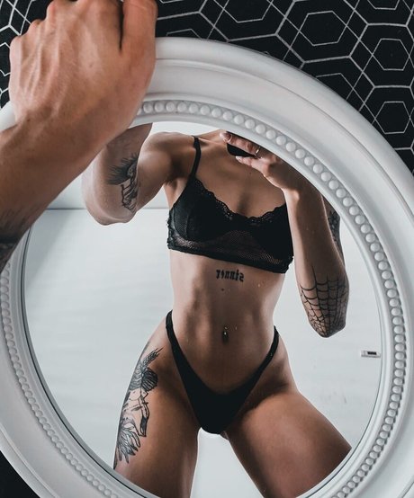 Photo nue de fuite OnlyFans de Witheredrose