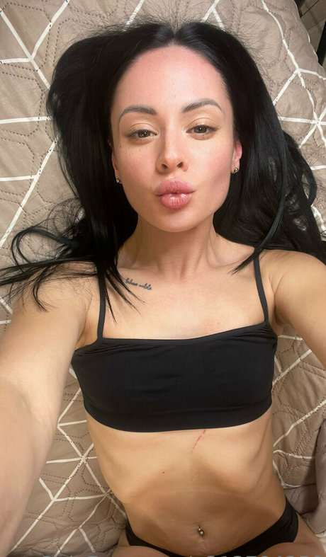 Photo nue de fuite OnlyFans de Karinanb