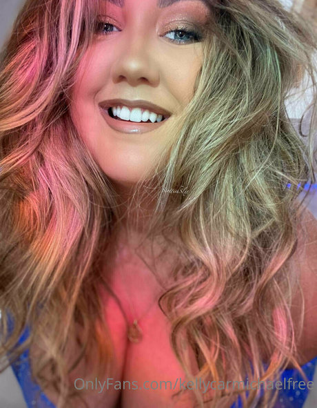 Photo nue de fuite OnlyFans de Kellycarmichaelfree