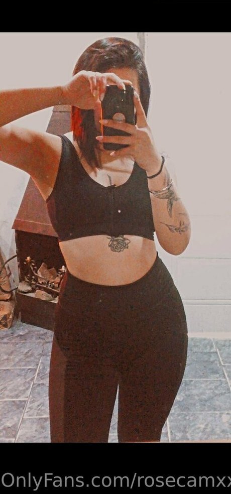 Photo nue de fuite OnlyFans de Rosecamxxx