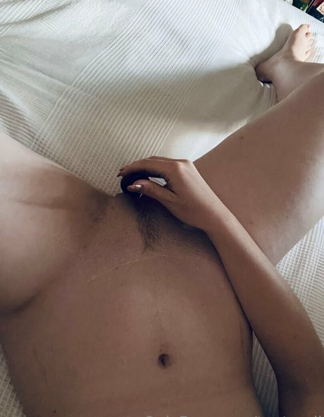 Photo nue de fuite OnlyFans de Tantraeli