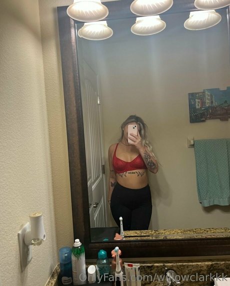 Photo nue de fuite OnlyFans de Willowclarkk