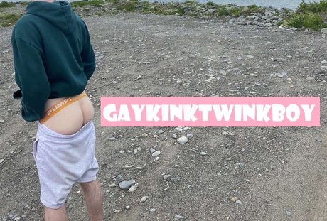 Photo nue de fuite OnlyFans de Kinky Boy 