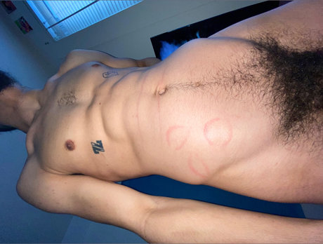 Photo nue de fuite OnlyFans de Troy Tate