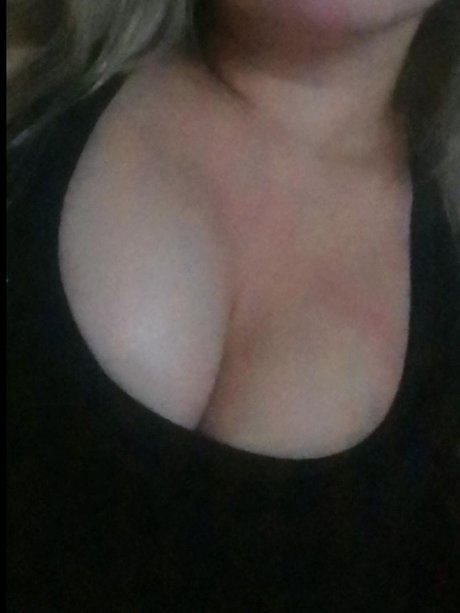 Photo nue de fuite OnlyFans de Your Queen