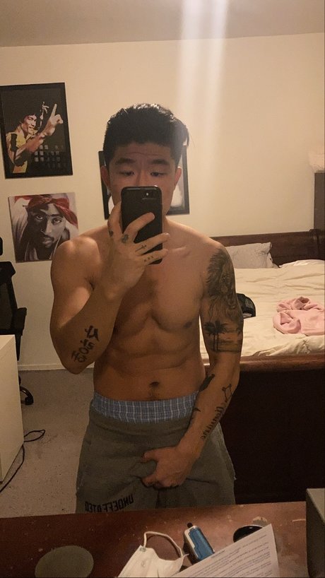 Photo nue de fuite OnlyFans de Johnny Koh
