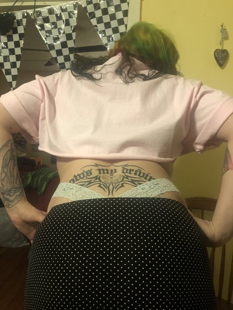 Photo nue de fuite OnlyFans de Molly 