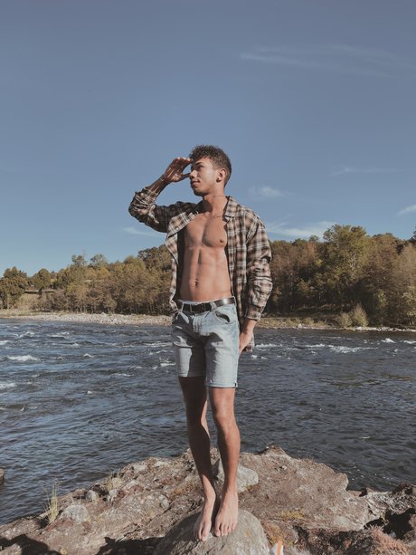 Photo nue de fuite OnlyFans de Hugo Dubois