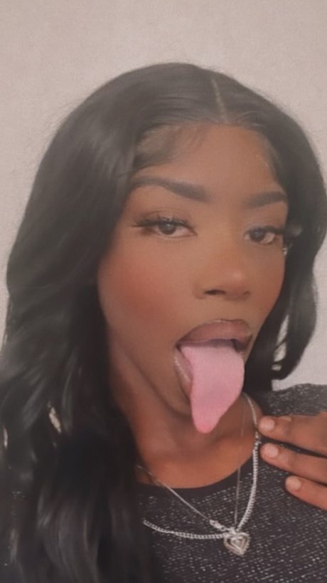 Photo nue de fuite OnlyFans de Teach Me
