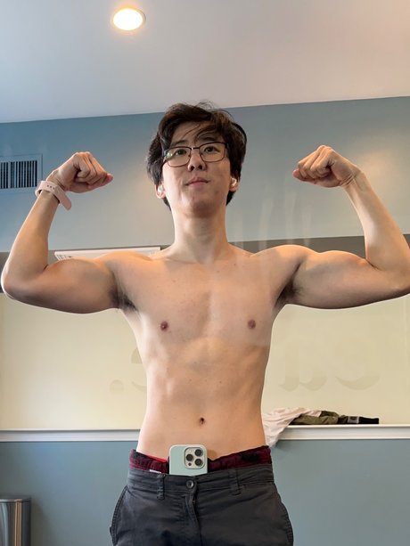 Photo nue de fuite OnlyFans de Yungricewang