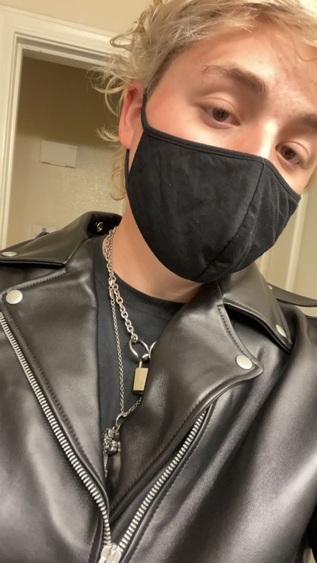 Photo nue de fuite OnlyFans de Thembian